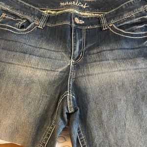 Maurices capris size 16